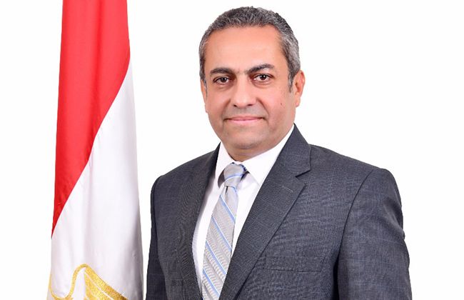 "موديز" تخفض التصنيف الائتماني لمصر إلى B3.. هل تزاحم الإمارات قطر في صفقة "فودافون مصر"؟