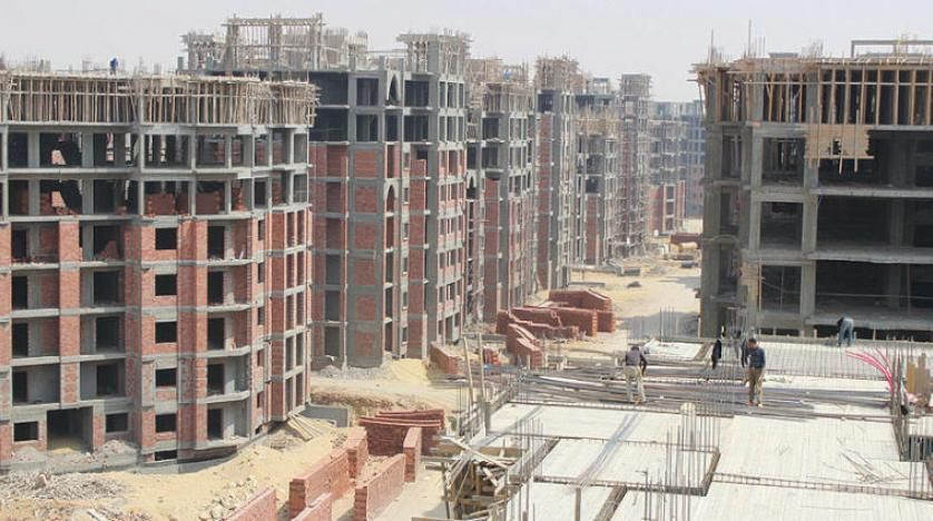 مدبولي يوجه بحصر المشروعات العقارية المتعثرة ووضع آليات لحماية حقوق الحاجزين