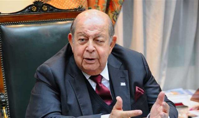 تنسيق بين القطاع الخاص والحكومة لحماية الاستثمارات المصرية في السودان.. "حديد عز" تسعى لاقتناص حصة الحكومة في "العز الدخيلة"