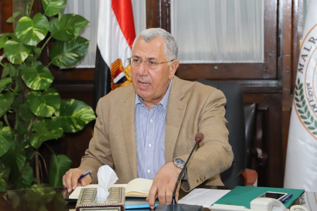 الحكومة تحذر من تصاعد إصابات "كورونا".. مواعيد جديدة للمحلات العامة غدا.. واليابان ترفع الحظر عن استيراد الموالح المصرية