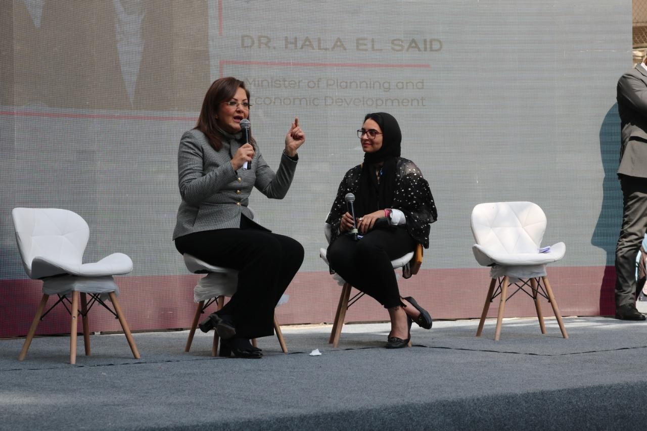 خلال أسبوع.. الحكومة تطرح رؤية اقتصادية متكامل للتعامل مع "كورونا"