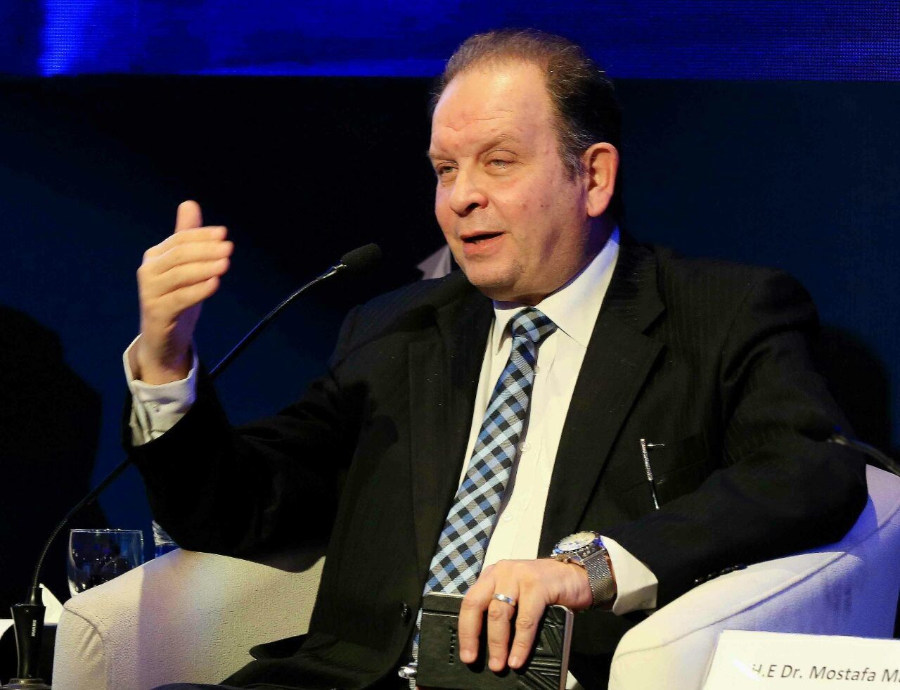 "المالية" تطرح 6 مشروعات بنظام المشاركة مع القطاع الخاص الربع الأول من 2025.. مصر تنقل مشروعات الهيدروجين الأخضر من قرب النيل إلى منطقة القناة