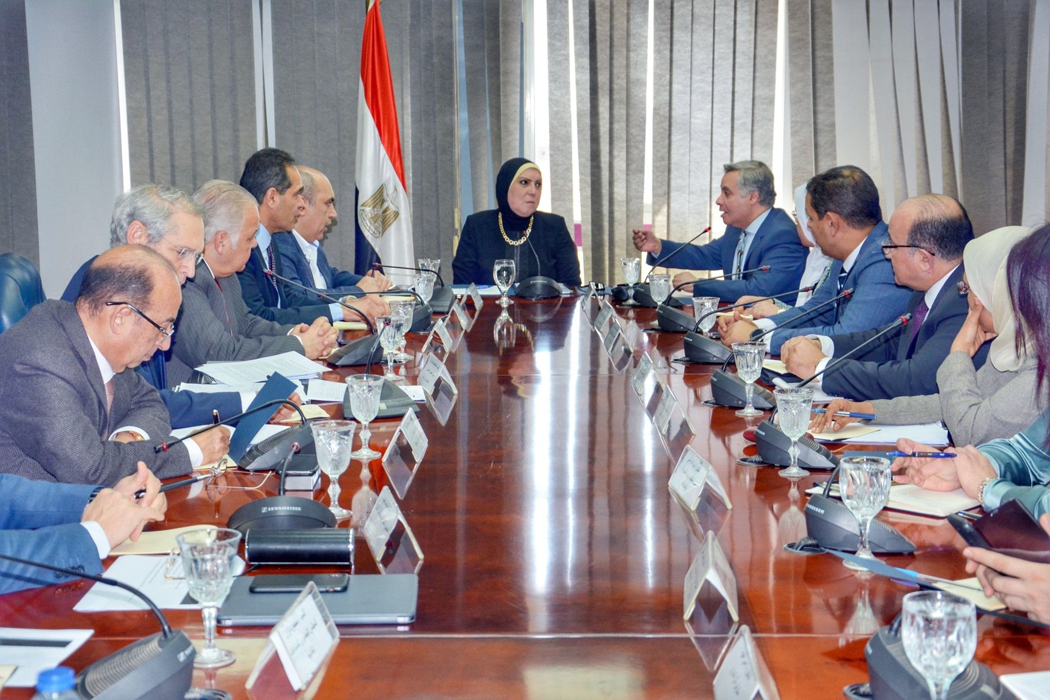 وزيرة التجارة: اجراءات عاجلة للحفاظ على الإنتاج والتصدير