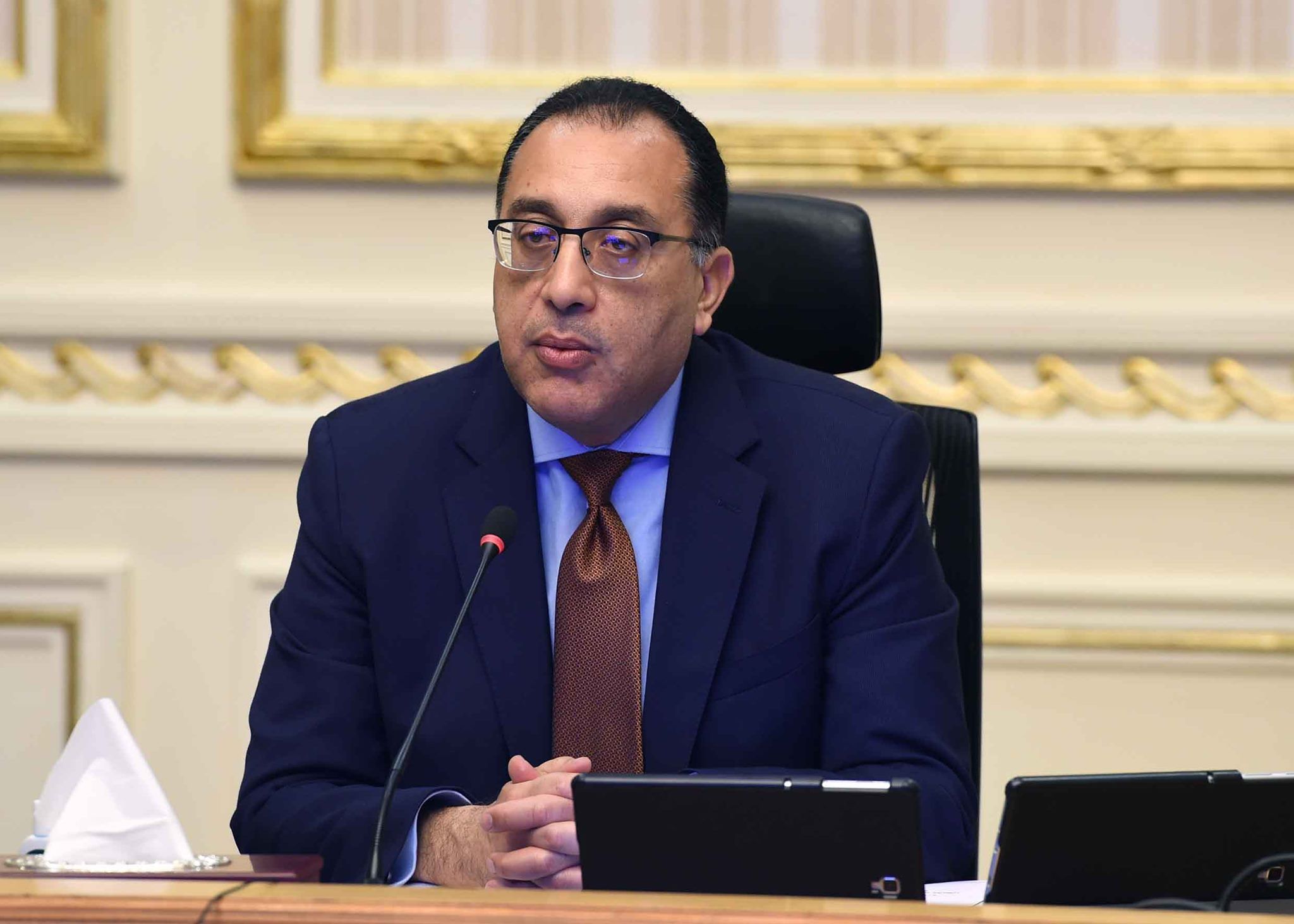 الحكومة ترفع نسب الإشغال في الفنادق والسينمات والمطاعم إلى 70%.. "قناة السويس" تُسدل الستار على أزمة "إيفرجيفن"