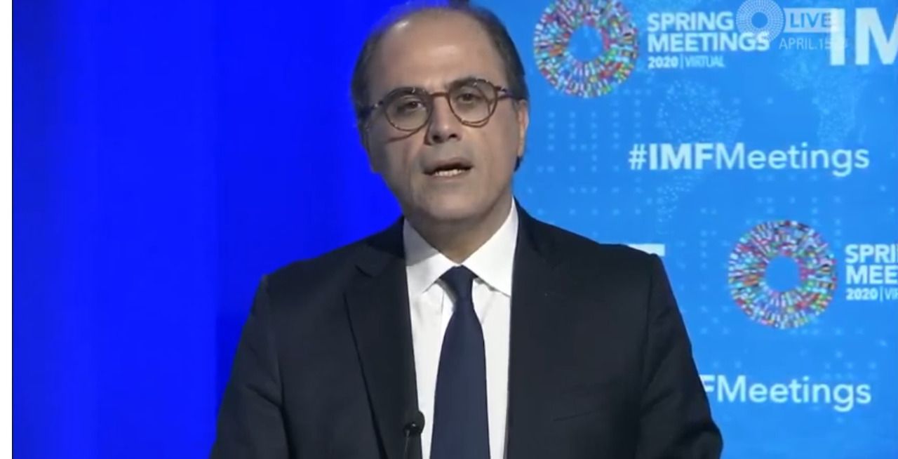 "فيتش" تخفض تصنيف مصر الائتماني إلى "B" مع نظرة سلبية.. زيادة في الاحتياطي وإيرادات السياحة والاستثمار وتراجع تحويلات المغتربين