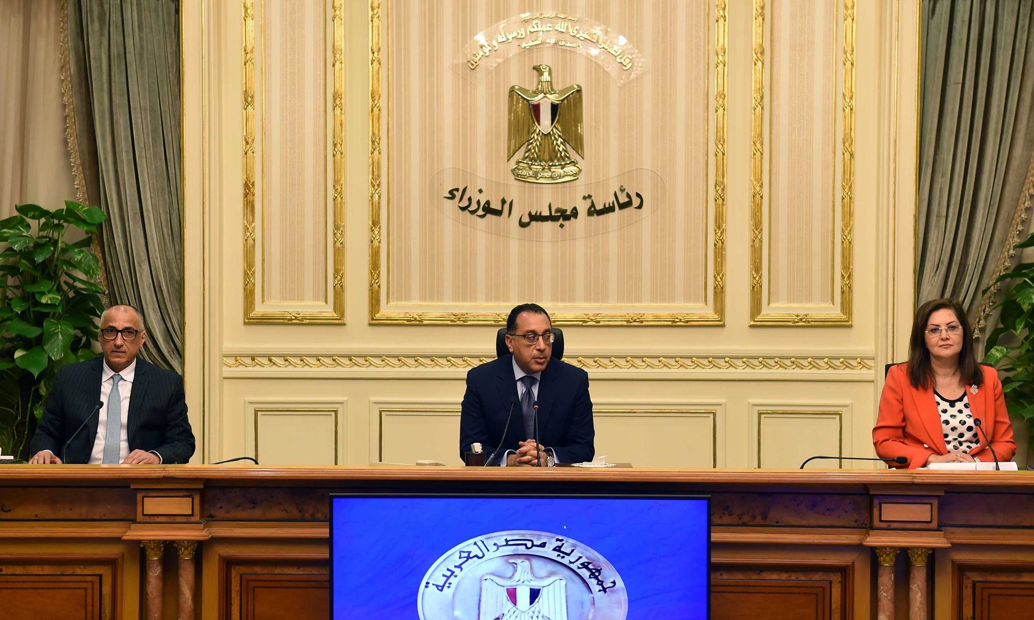 مصر تطلب قرضًا من صندوق النقد لمواجهة "كورونا".. "كوليرز" تتوقع تعافي السياحة المصرية في 2021