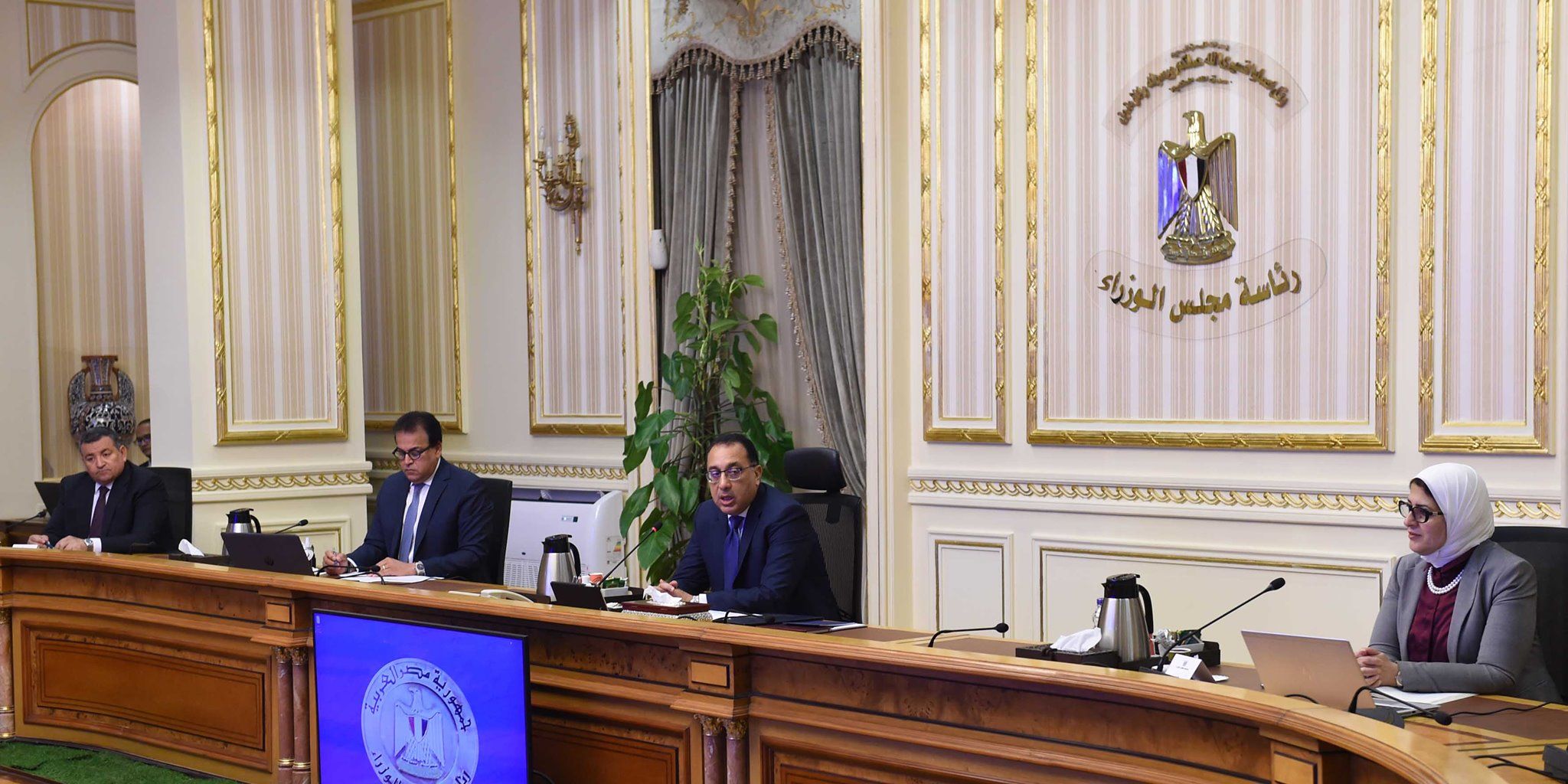 بداية من السبت.. تعرف على مواعيد حظر التجول وفتح المحال التجارية