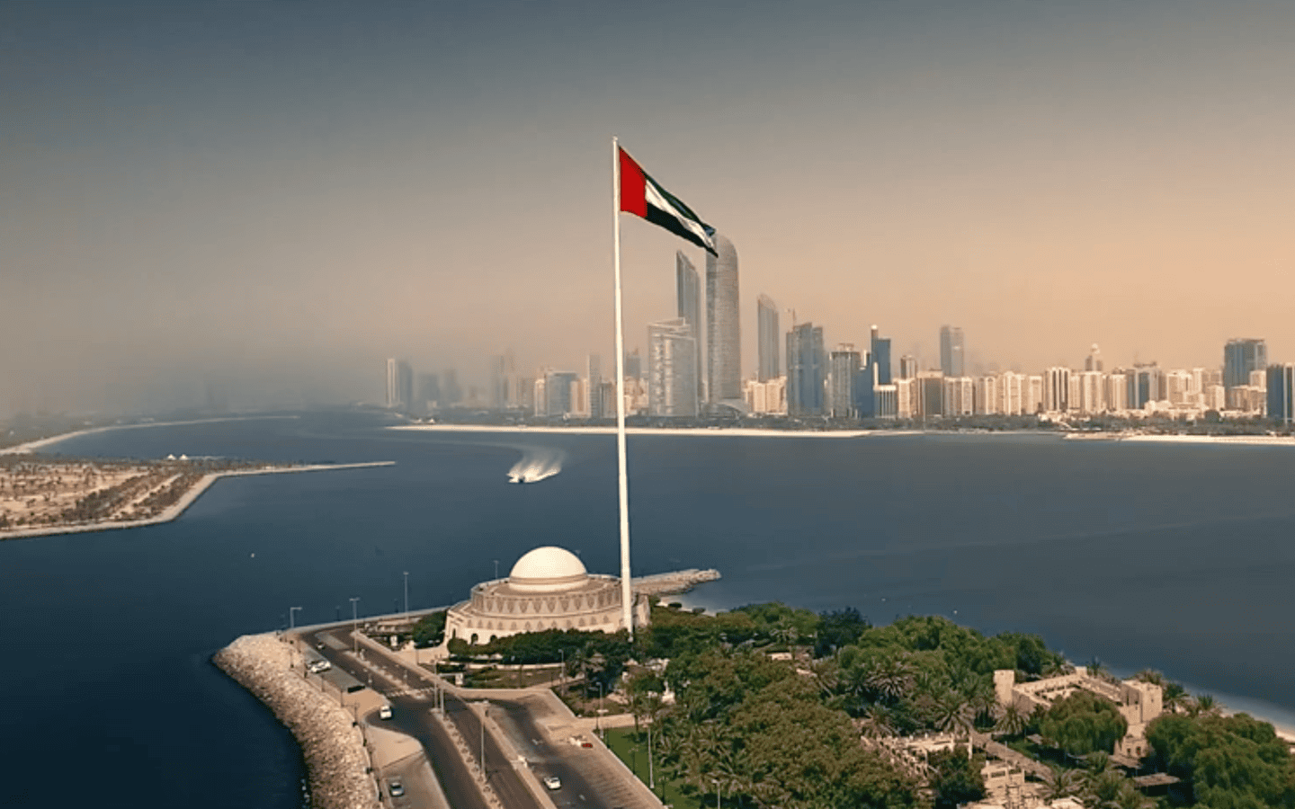 الإمارات تدشن مكتبًا تنفيذيًا لمواجهة غسل الأموال وتمويل الإرهاب