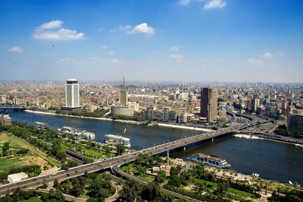 القطاع الخاص المصري يواصل الانكماش.. لكن الشركات متفائلة