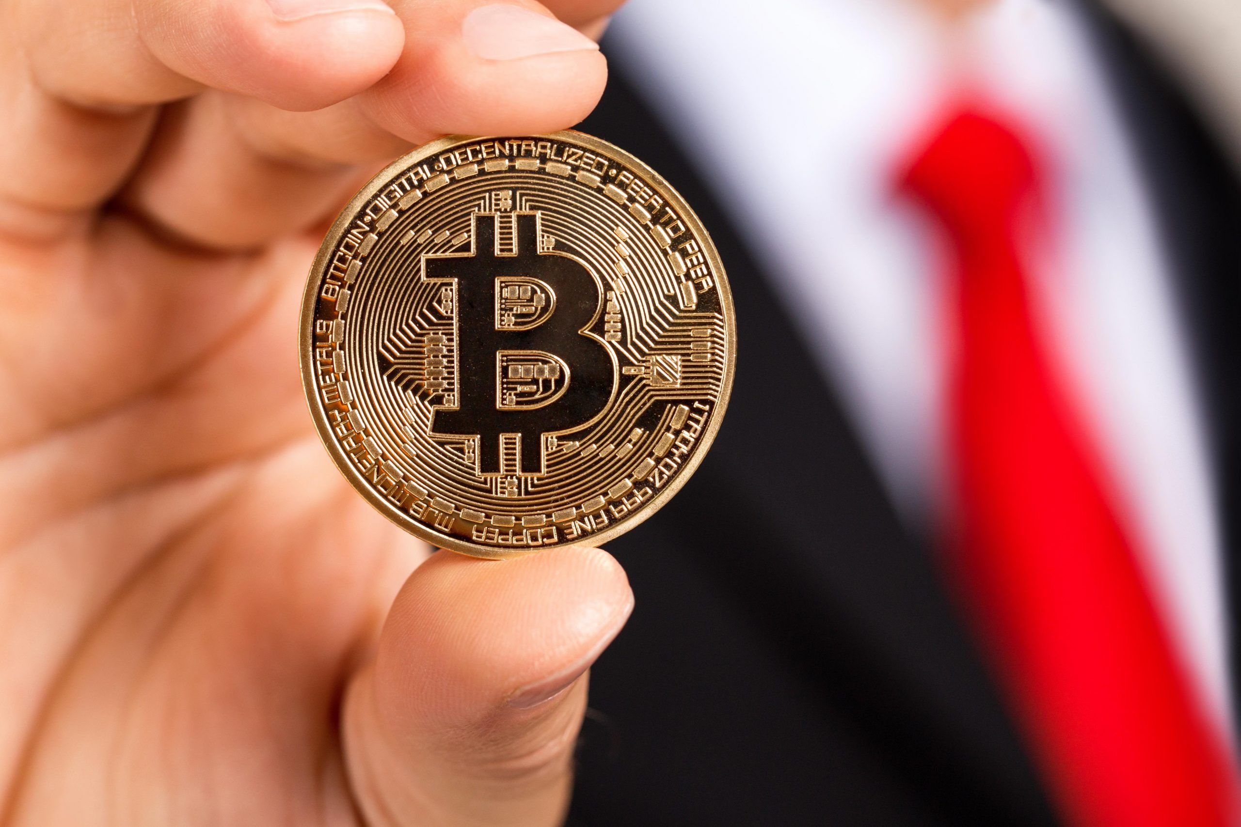 بيتكوين تعاود الانتعاش وتتداول قرب 92 ألف دولار