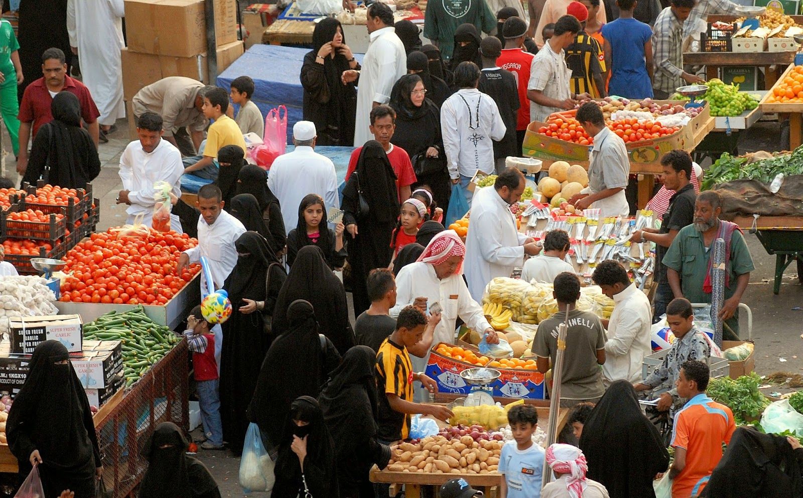 التضخم في السعودية يرتفع 0.4% ويبدأ التعافي من تأثير ضريبة القيمة المضافة