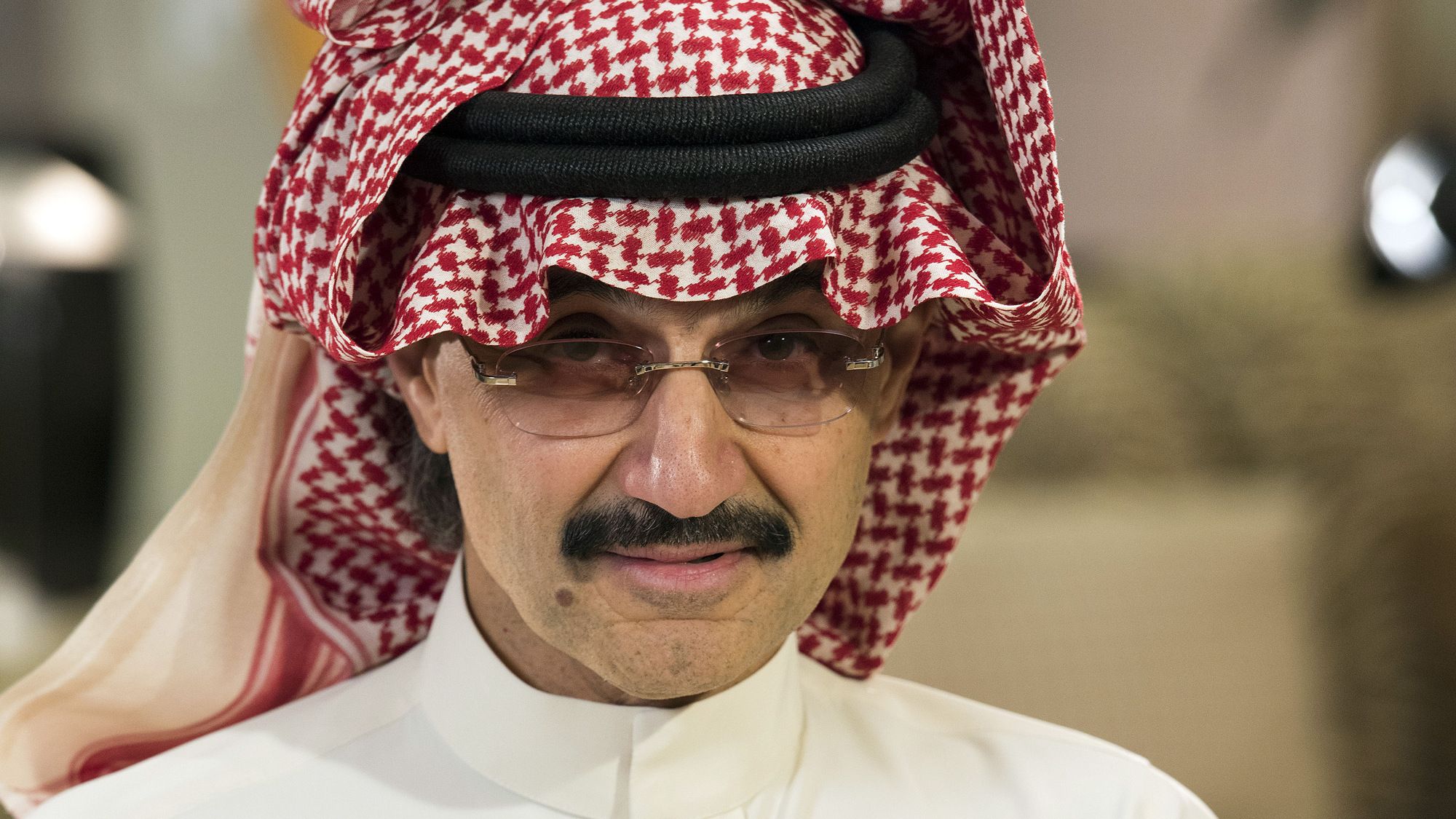 "الوليد بن طلال" يبيع نصف حصته في "فور سيزونز" لـ"بيل جيتس" مقابل 2.2 مليار دولار