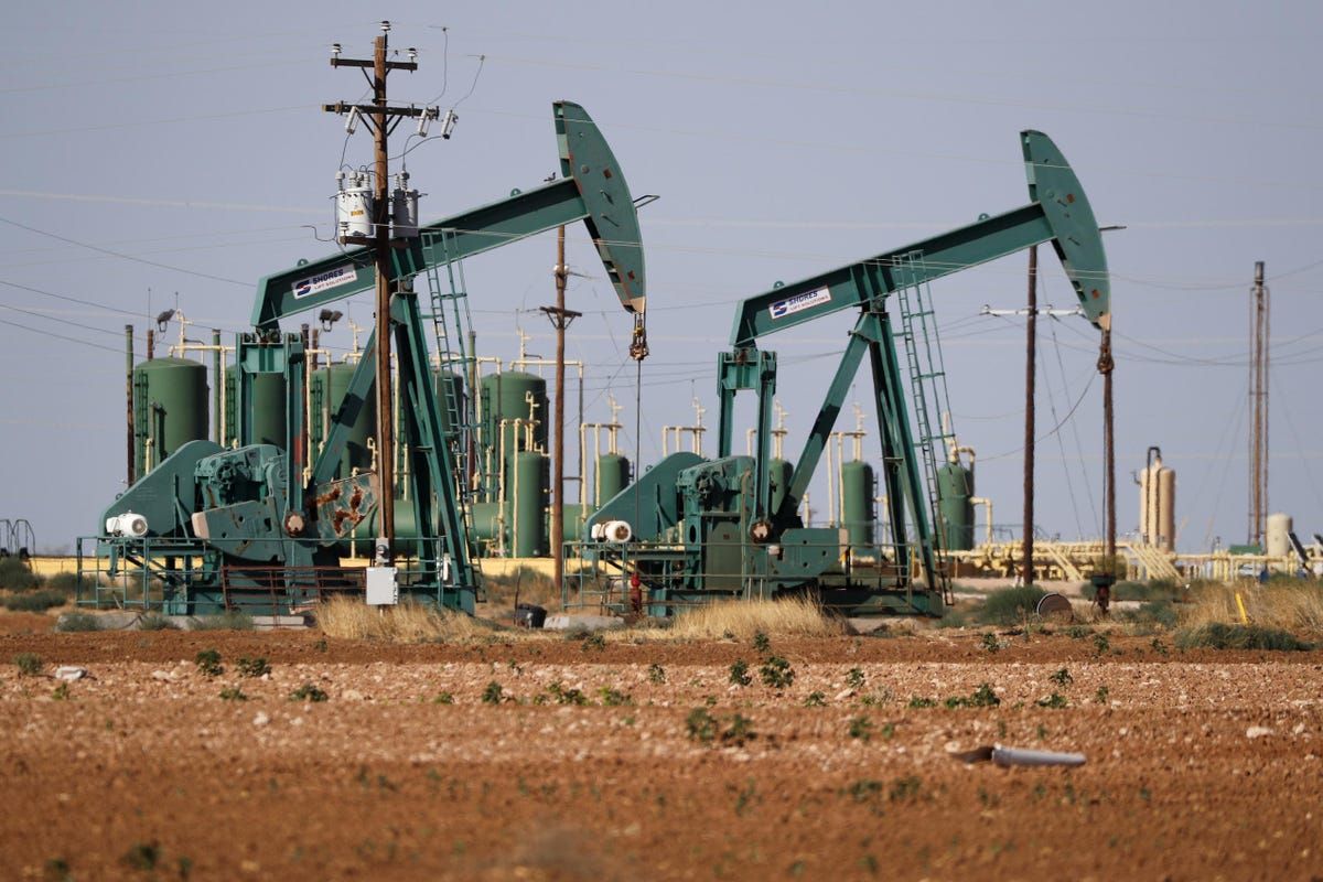 بعد تعليق الرسوم الجمركية أسعار النفط تقفز بأكثر من 3%