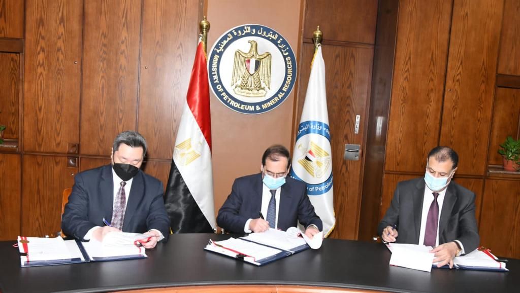 "أباتشي" الأمريكية تستثمر 3.5 مليار دولار في استكشاف البترول والغاز بصحراء مصر الغربية