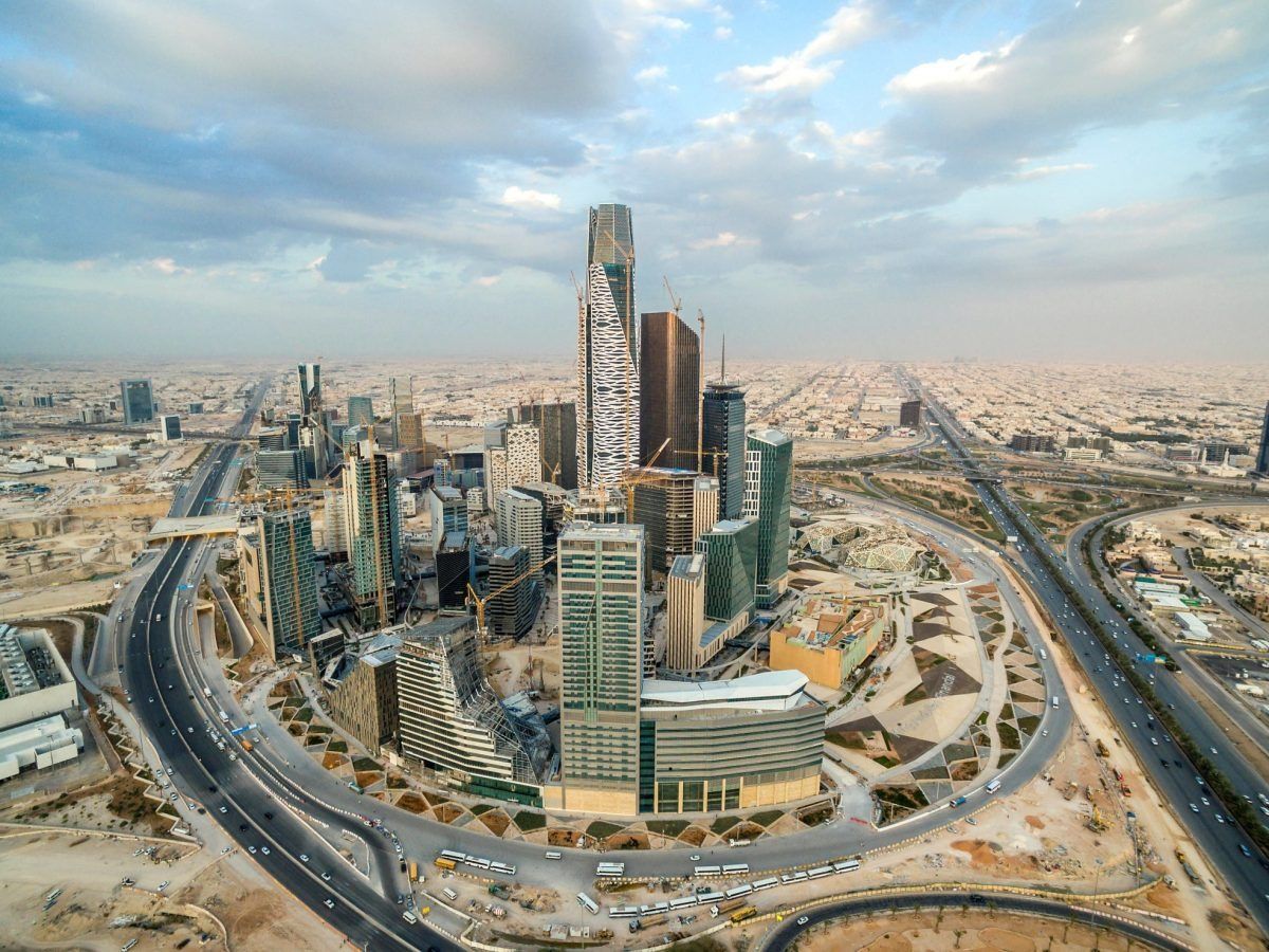 نشرة السعودية| مقران إقليميان جديدان.. EY وبايرماكس في الرياض
