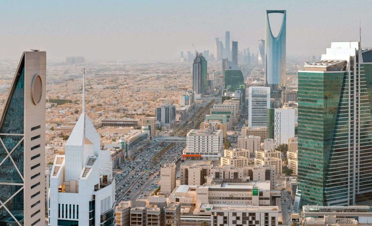 "جي إل إل": سوق العقارات السعودية تتوسع بقوة رغم التحديات