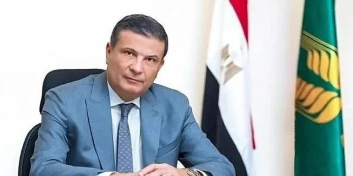 تحالف "صيني - مصري" يعتزم زراعة مليون فدان باستثمارات 7 مليارات دولار.. "شل - مصر" تضيف 170 مليون قدم غاز من حقول غرب دلتا ديسمبر المقبل