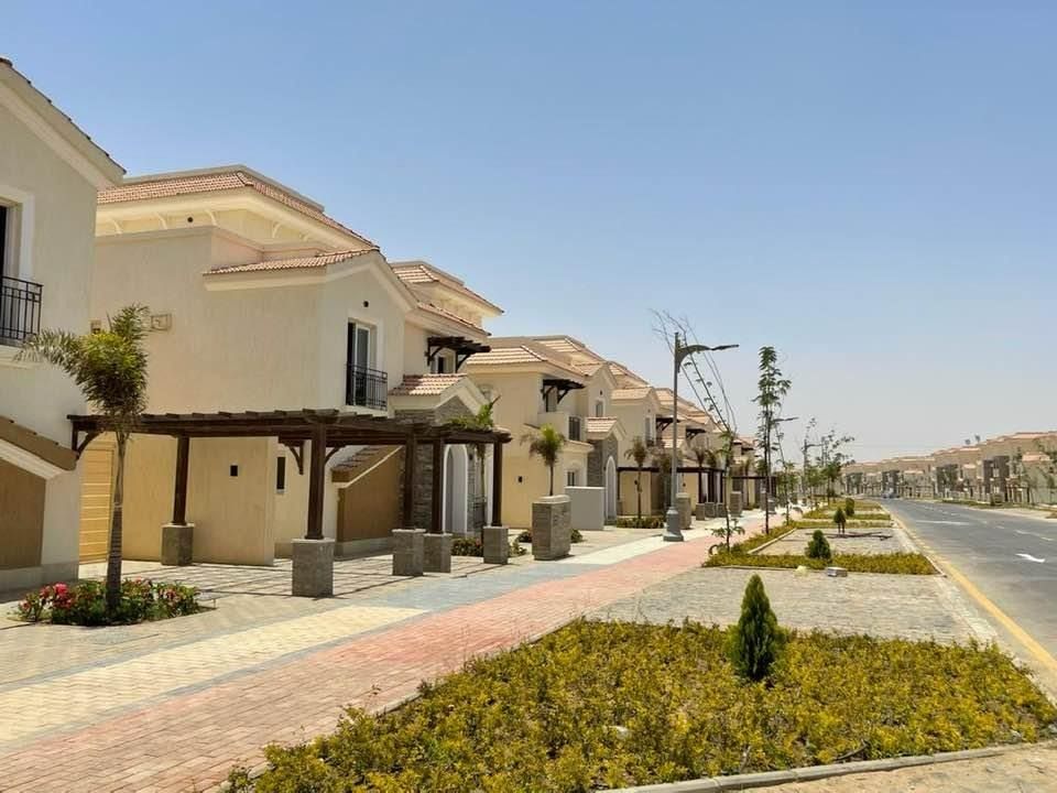 الإسكان تطرح 5 ألاف وحدة وفيلا بالدولار للمصريين بالخارج