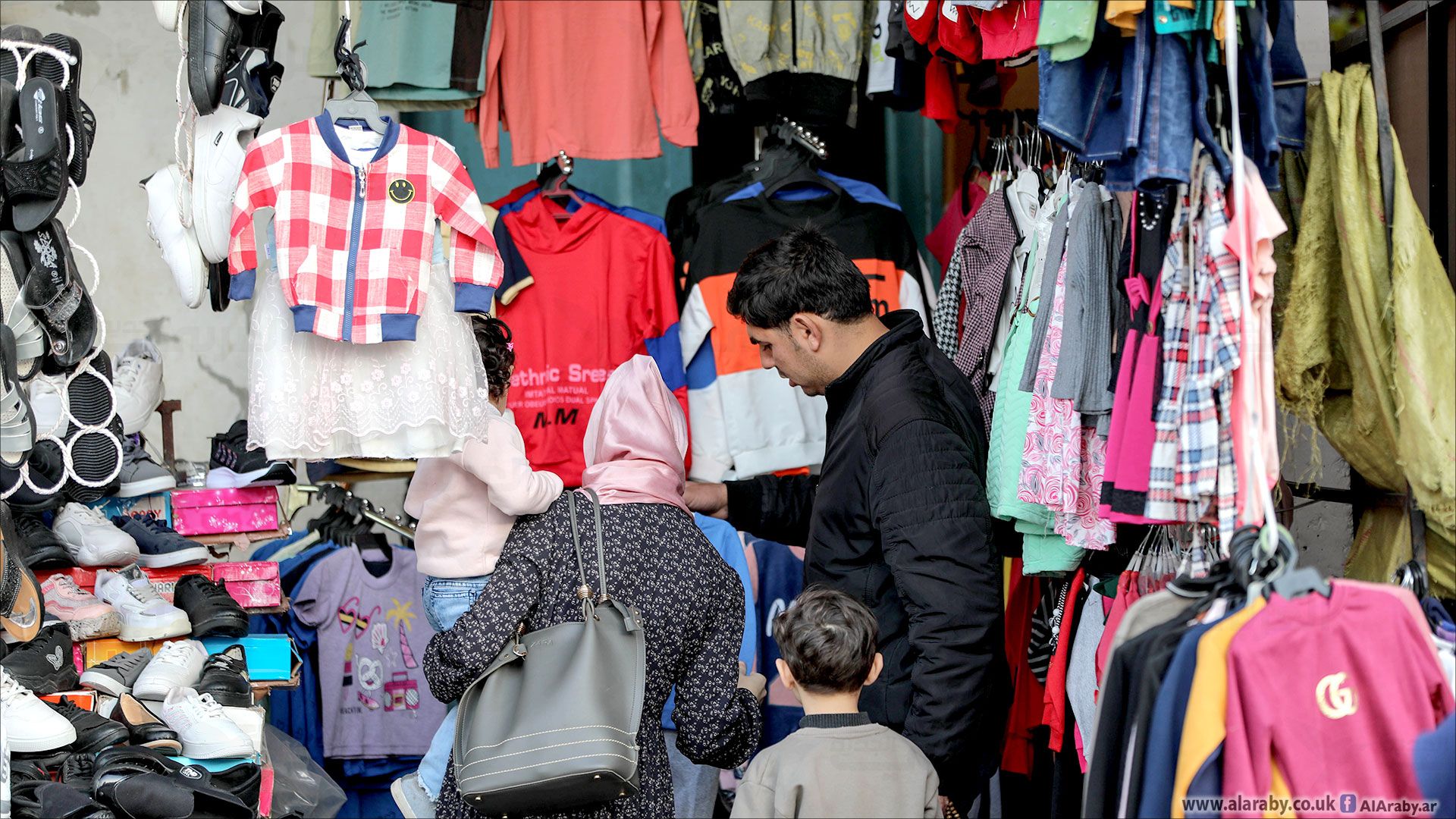 أسعار الملابس قبل عيد الفطر.. هل تكون البالة هي الحل؟