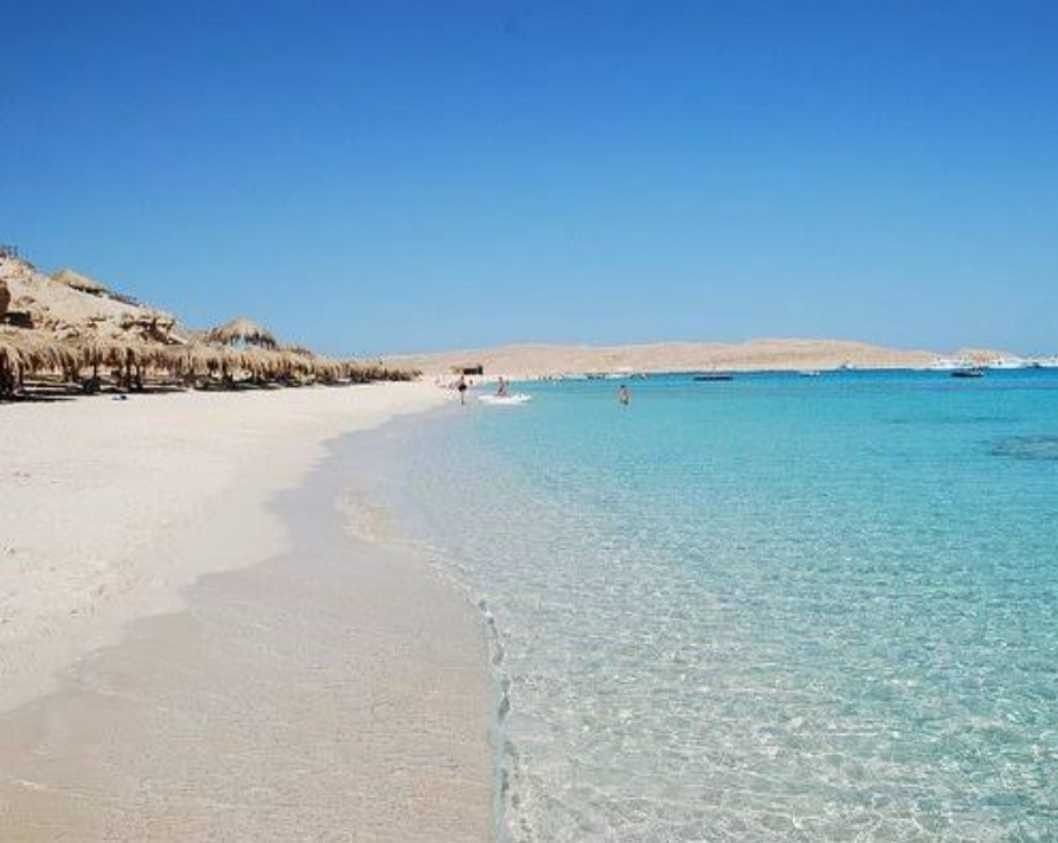 مصر تخطط لبناء 14 مركزاً سياحياً بطول ساحل البحر الأحمر
