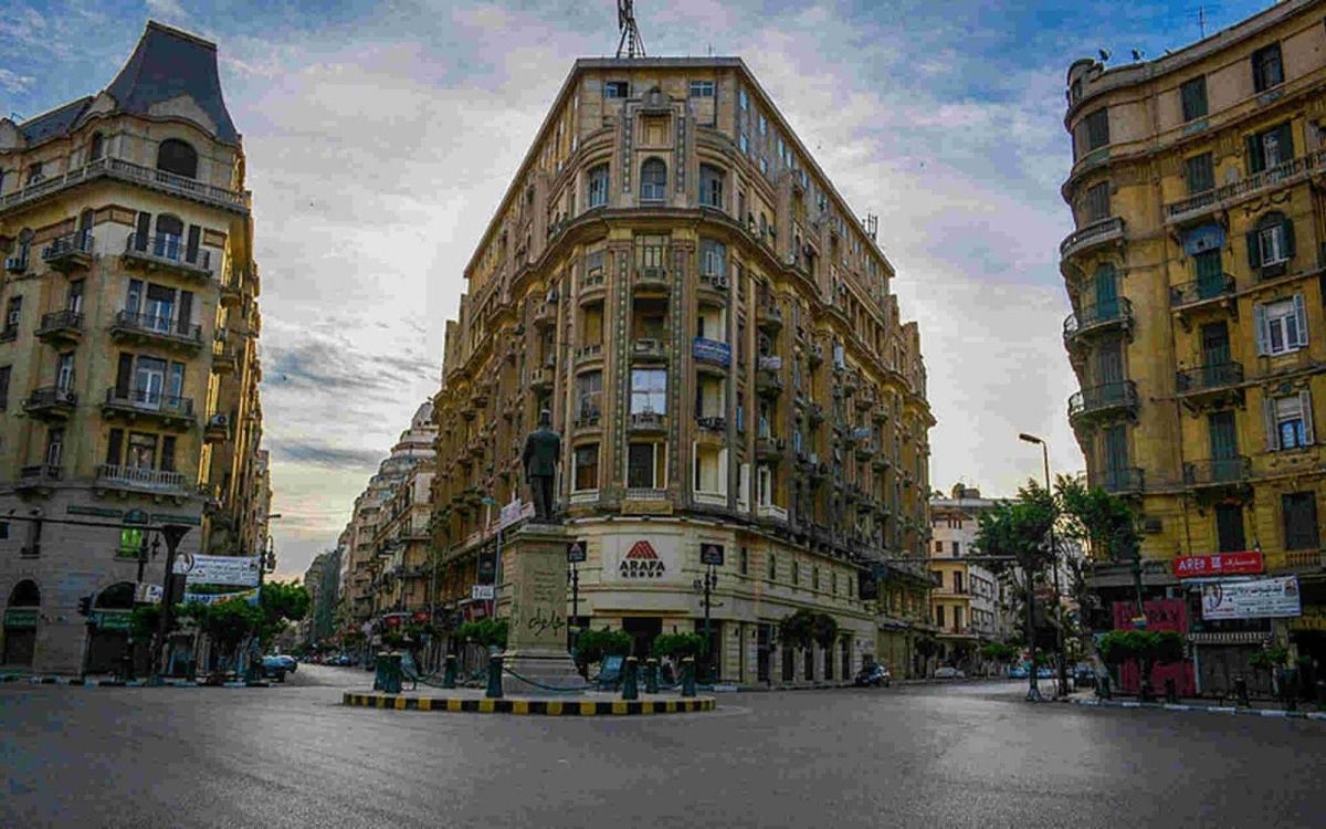 الرئيس السيسي يصدق على قانون الإيجار القديم.. ارتفاع صادرات مصر غير النفطية 20% إلى 25 مليار دولار بالنصف الأول
