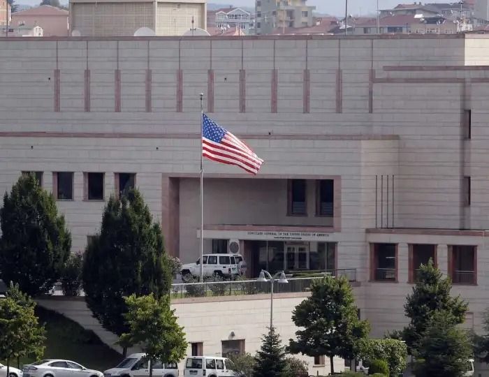 انقطاع الاعتمادات المالية الأمريكية يوقف تحديث حسابات السفارة في القاهرة