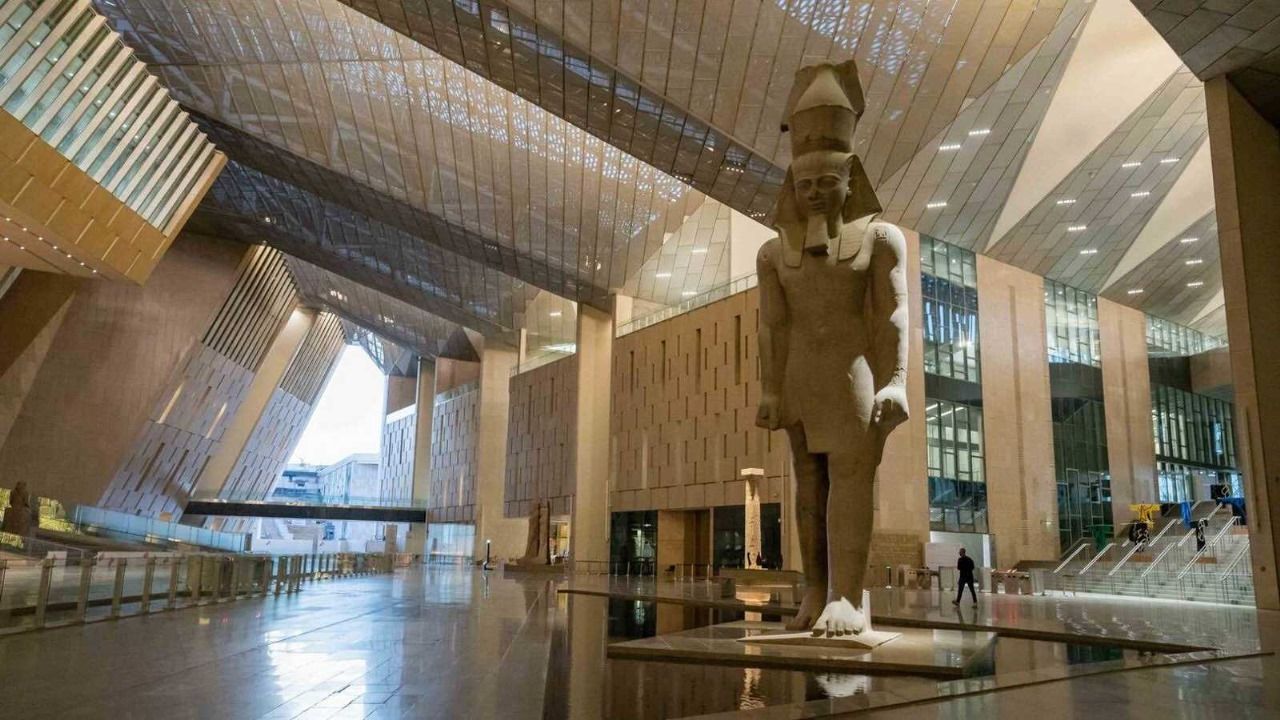 مصر ترفع درجة الاستعداد القصوى وتتأهب لافتتاح المتحف المصري الكبير.. "صندوق النقد": ينبغي أن تسرع مصر وتيرة إفساح المساحة للقطاع الخاص