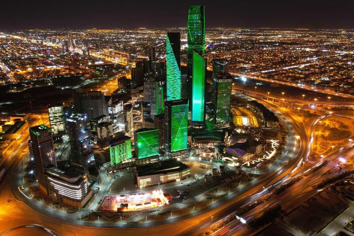 "ستاندرد آند بورز" تتوقع حصة الاقتصاد غير النفطي في السعودية عند 57% خلال 2025