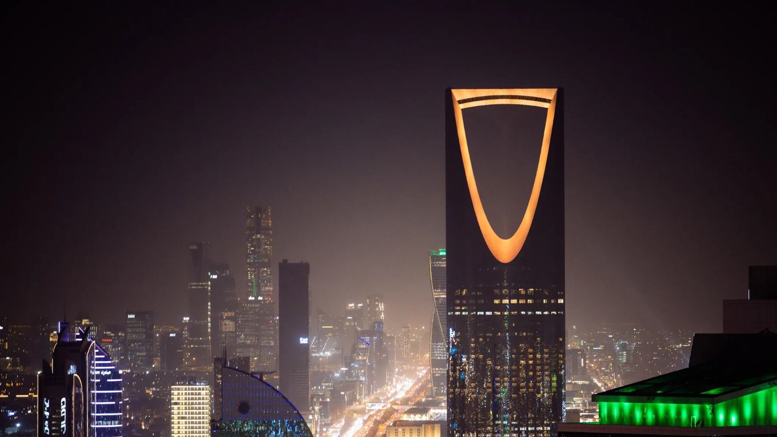 القطاع الخاص السعودي غير النفطي ينمو خلال يناير بأضعف وتيرة في 6 أشهر