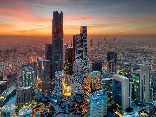 "بلومبرج" تتوقع تحسن هوامش أرباح البنوك السعودية في النصف الثاني