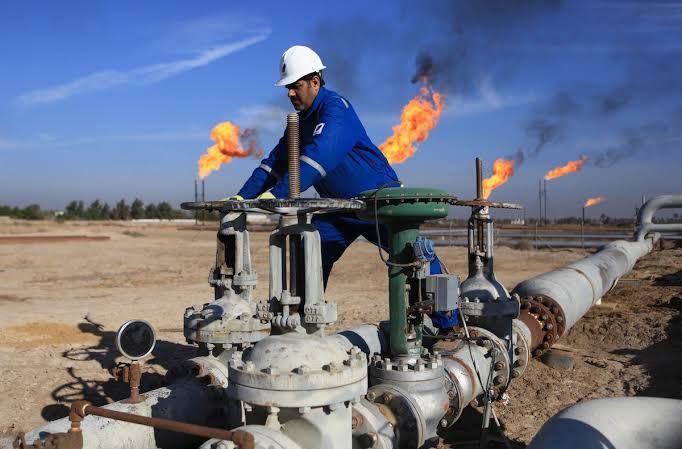 إغلاق مضيق هرمز يخفض إنتاج العراق من النفط بنسبة 60%