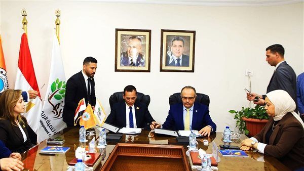 بـ540 مليون جنيه.. "الريف المصري" تتعاقد مع "المقاولون العرب" لتنفيذ طريق استراتيجي في المنيا