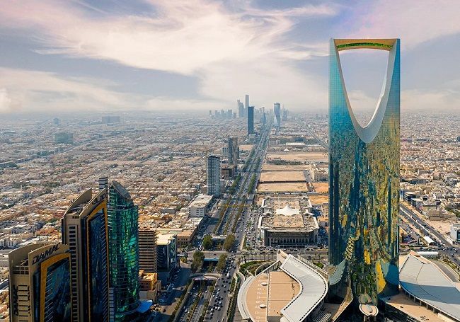 "فيتش": البيان التمهيدي لميزانية السعودية يشير إلى ضغوط مالية بسبب الحرب