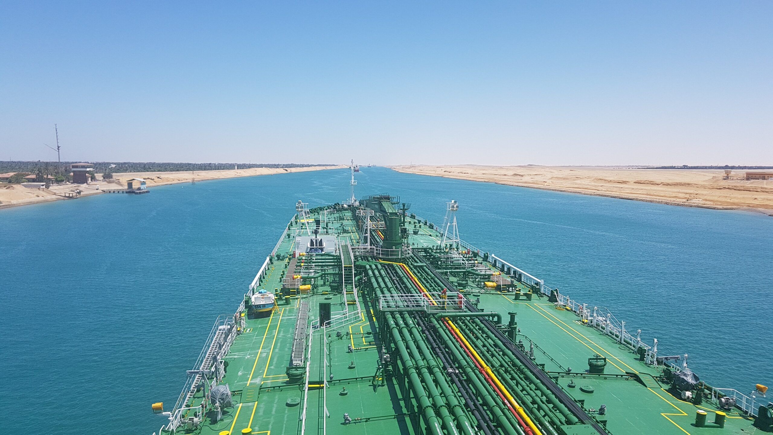 وسط أزمة "هرمز".. عدد ناقلات النفط العابرة لقناة السويس يقفز 22.3% خلال الربع الثاني
