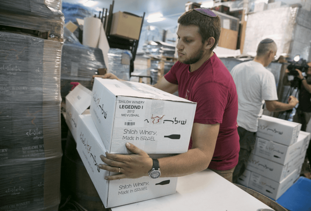بريطانيا تتجه لحظر واردات المستوطنات الإسرائيلية بالضفة الغربية المحتلة