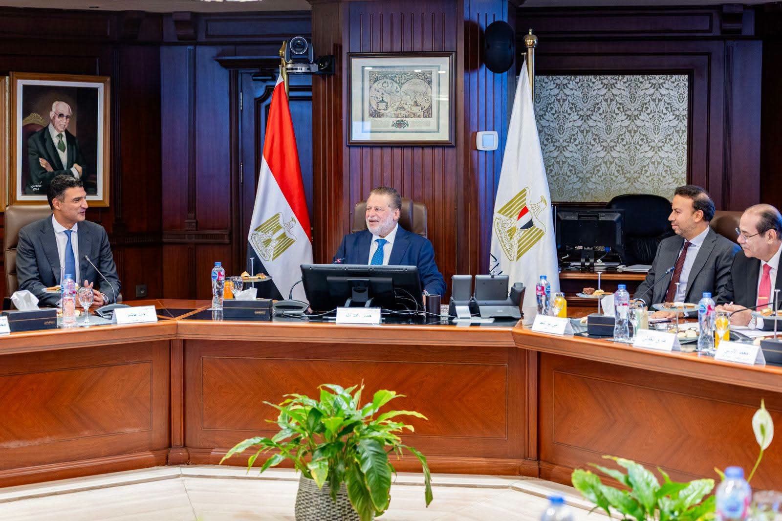 مصر تطلق صندوق إعادة هيكلة المصانع المتعثرة برأسمال مليار جنيه