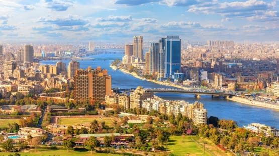 موديز ترفع التصنيف الائتماني لمصر إلى B3 بدعم من تراجع الدين